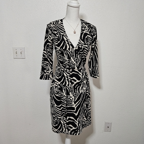Khloe California wrap Zebra print dress size small - Picture 1 of 9